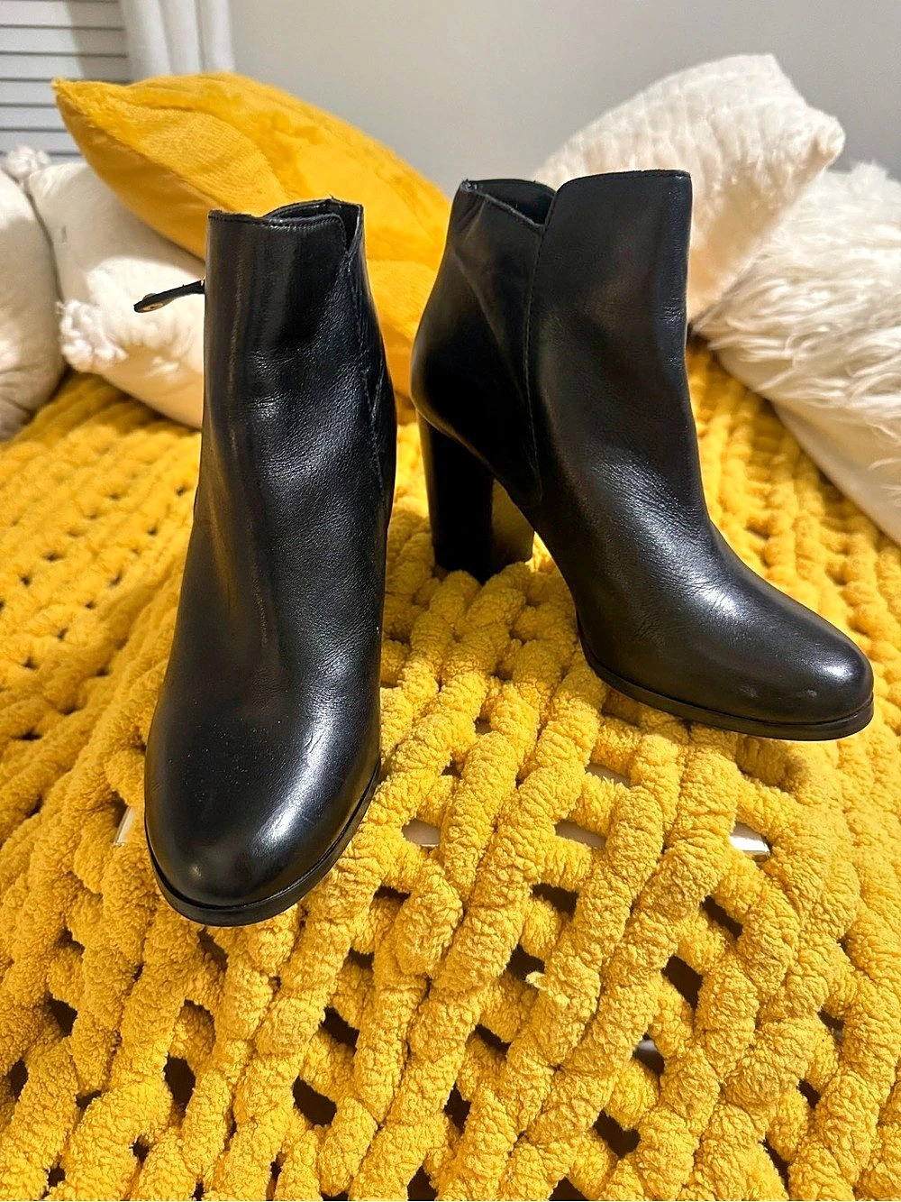 Aldo Black Heeled Ankle Boots US 9 Like New